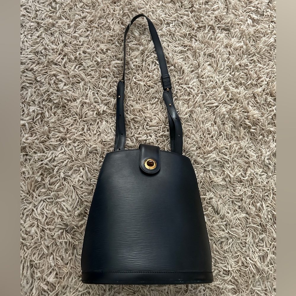Vintage Louis Vuitton black epi cluny shoulder bag